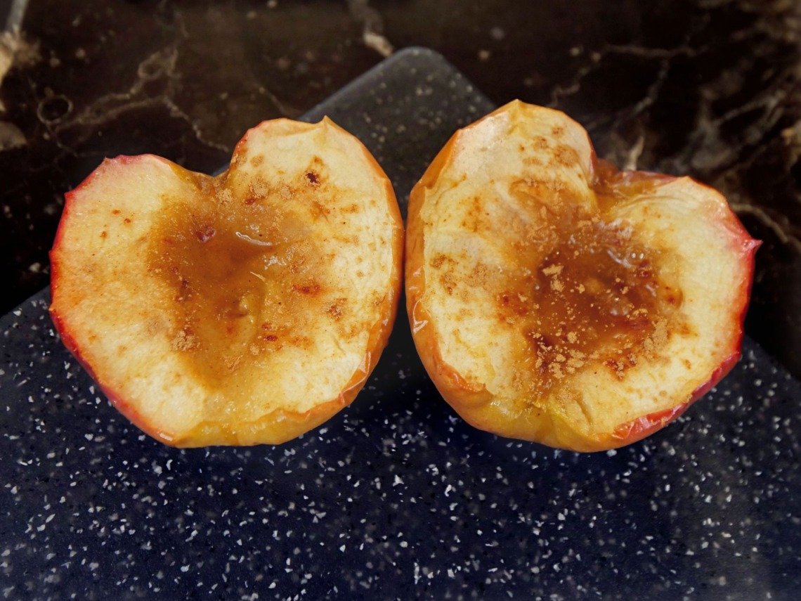 Baked apple with honey and cinnamon