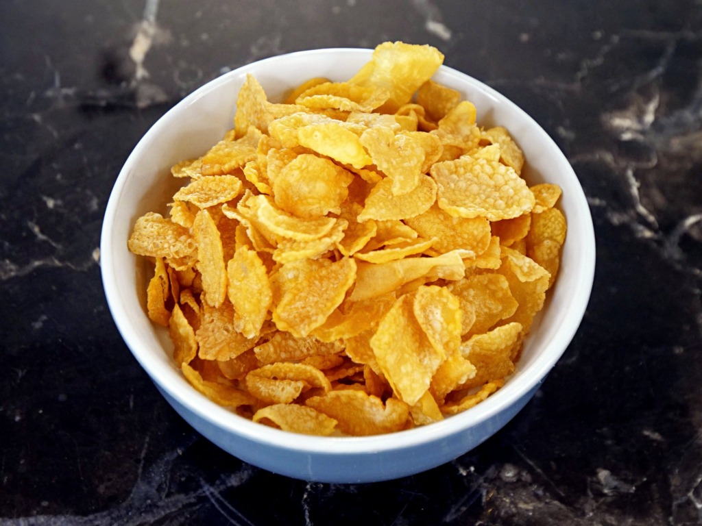 Corn Flakes with milk and banana