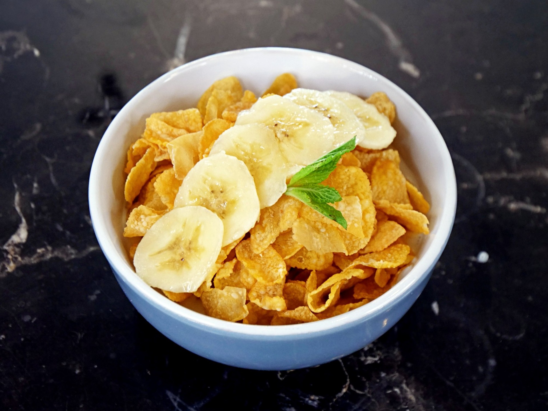 Corn Flakes With Milk And Banana