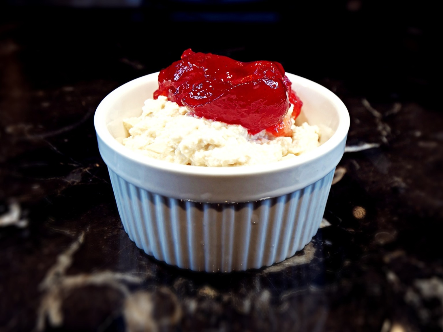 Cottage cheese with jam