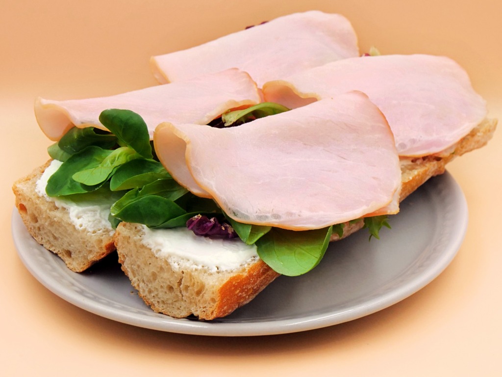 Sandwiches with quark cheese and ham recipe