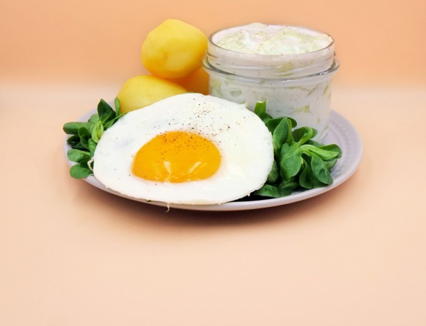 Fried egg with potatoes and cucumber salad recipe