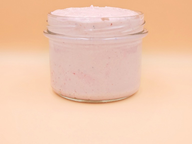 Quark with strawberries and protein powder recipe