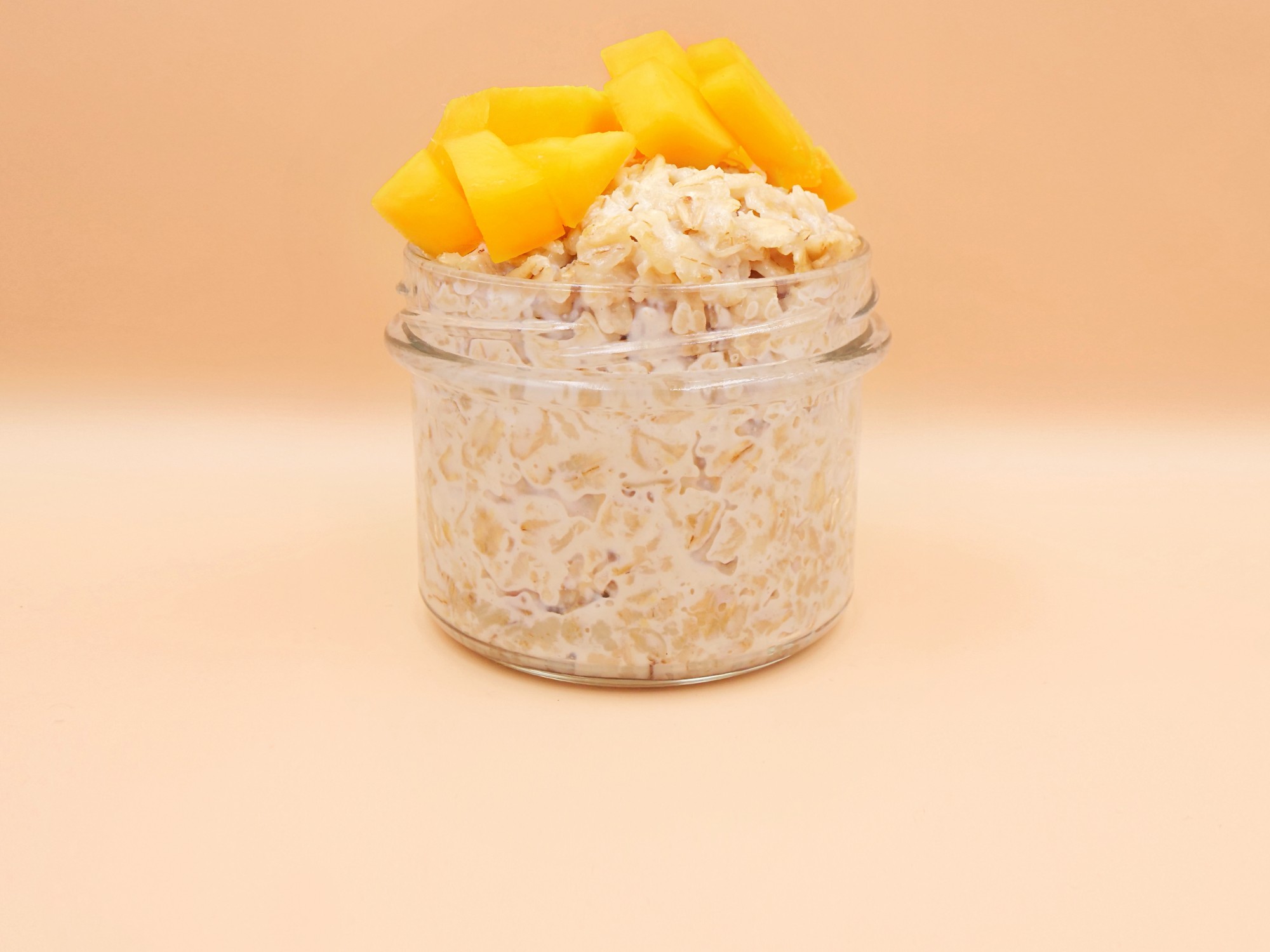 Oatmeal with milk and mango recipe