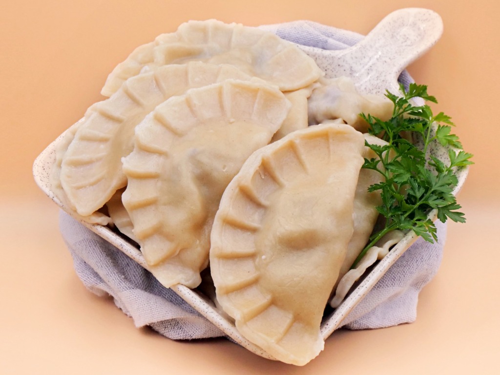 Dumplings with cabbage and dried mushrooms recipe