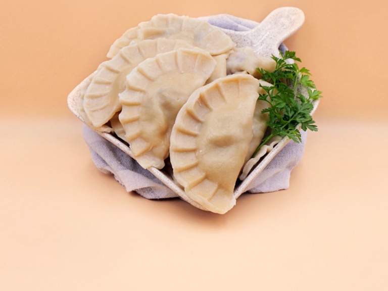 Dumplings with cabbage and dried mushrooms recipe