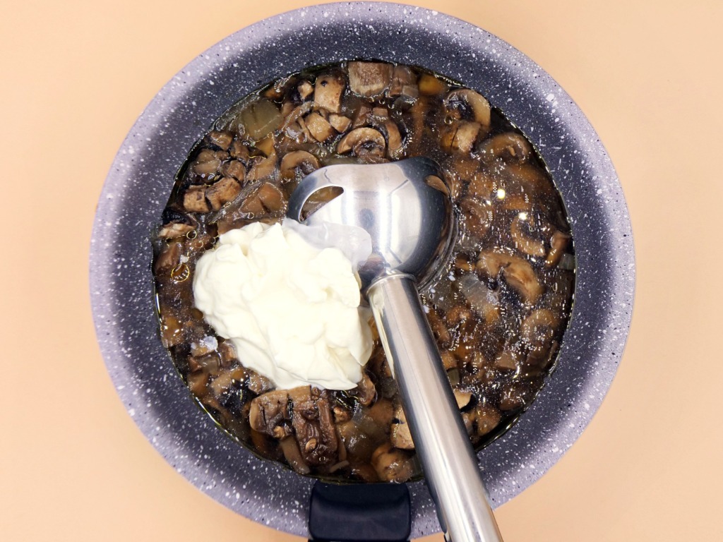 Mushroom cream soup with yogurt recipe
