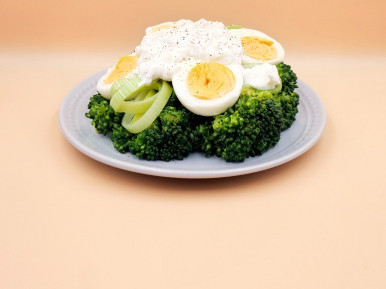 Broccoli salad with egg and leek recipe