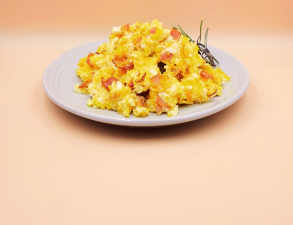 Scrambled eggs with bacon recipe
