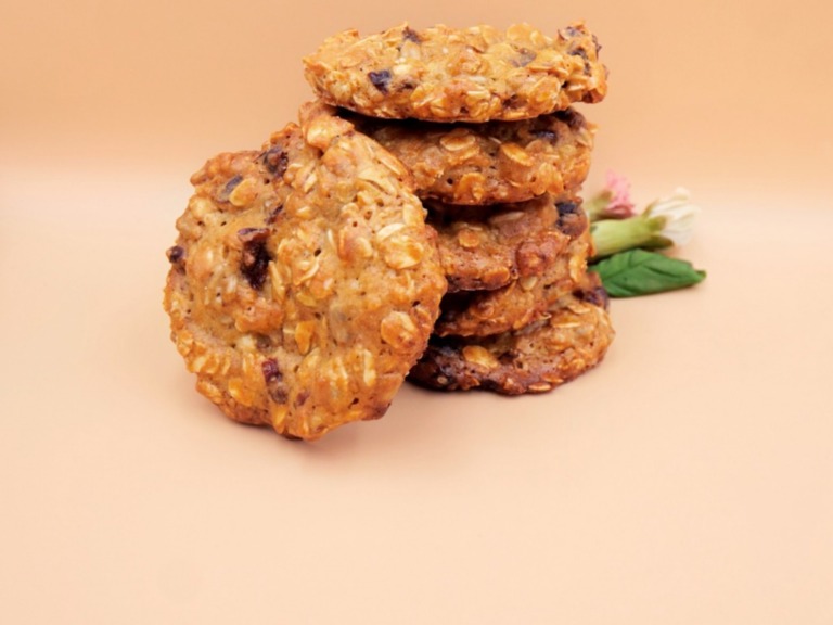 Oatmeal cookies with raisins and sunflower seeds recipe