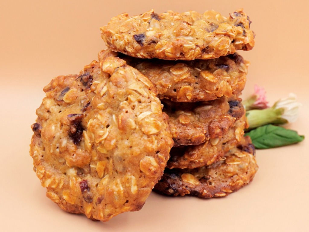 Oatmeal cookies with raisins and sunflower seeds recipe