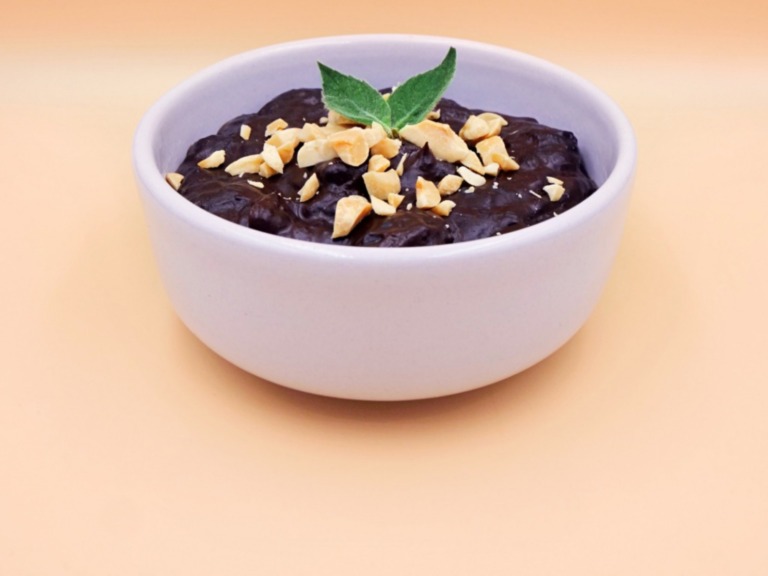 Homemade chocolate and nut pudding recipe