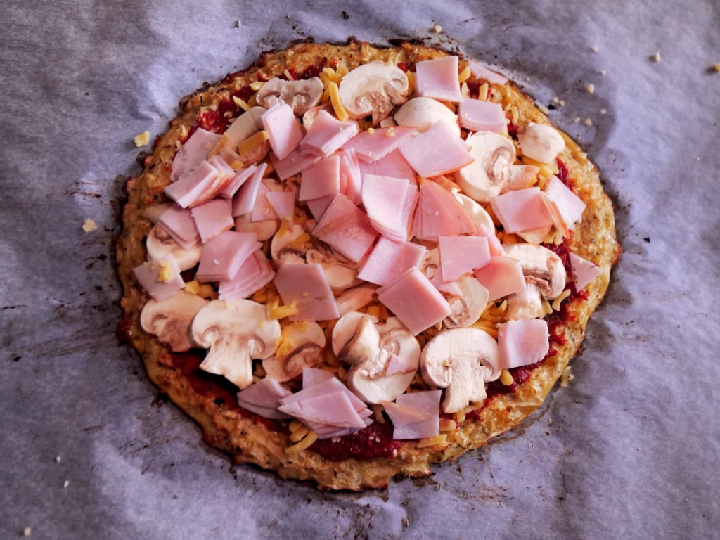 Cauliflower crust pizza with ham and mushrooms recipe