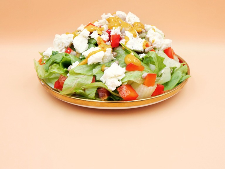Feta cheese salad with bell pepper and sunflower seeds recipe