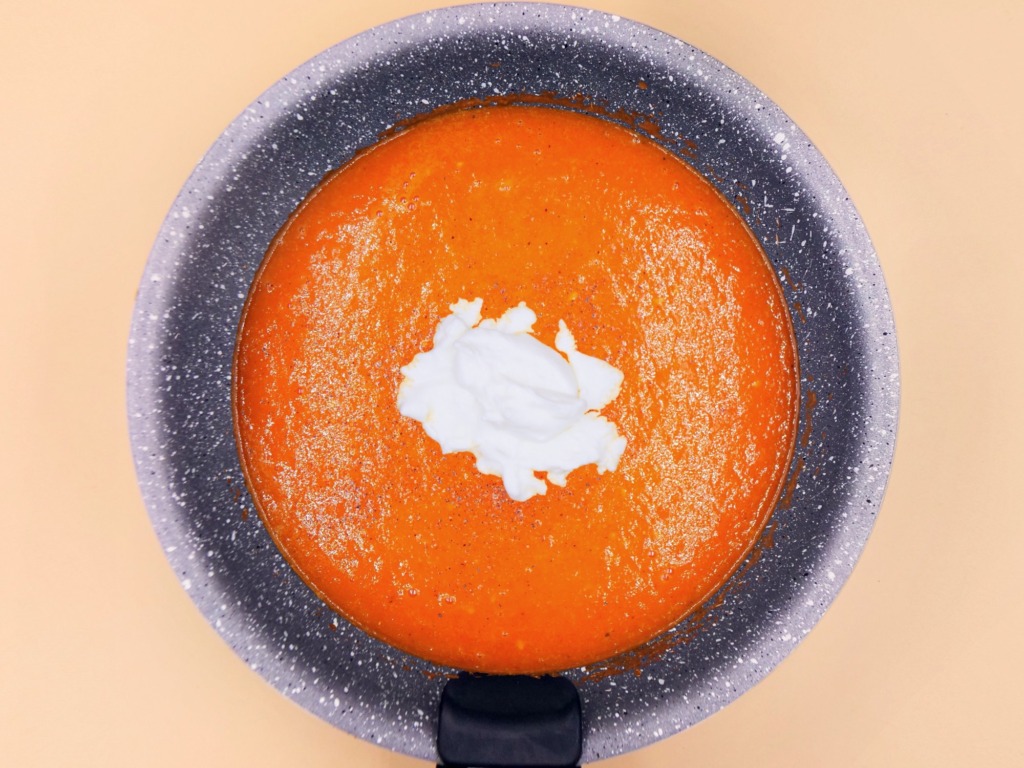 Tomato cream soup with yogurt recipe