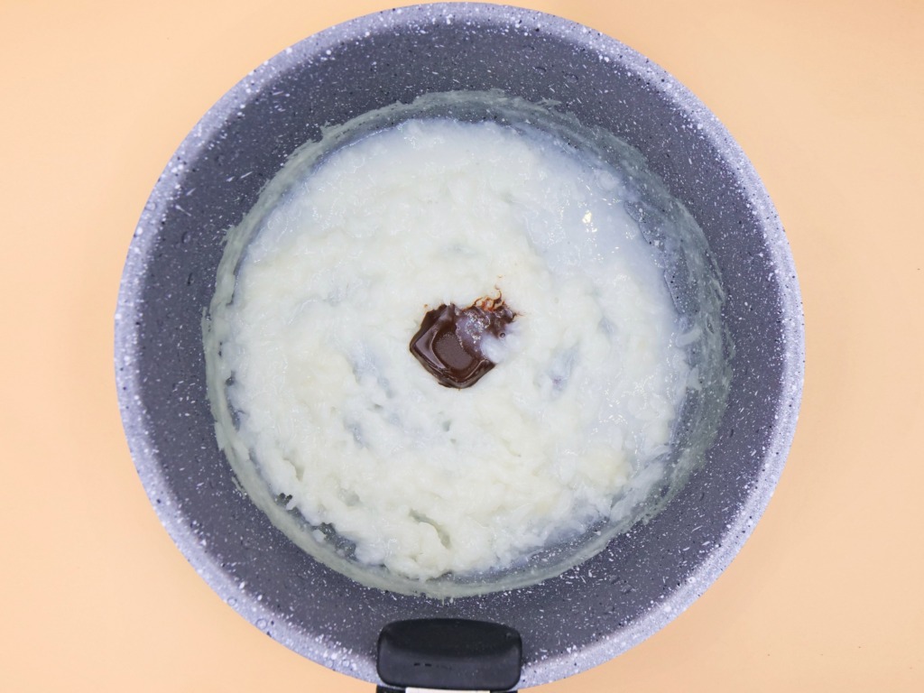 Chocolate risotto with yogurt recipe