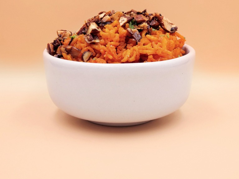 Curry rice with almonds and coconut oil recipe