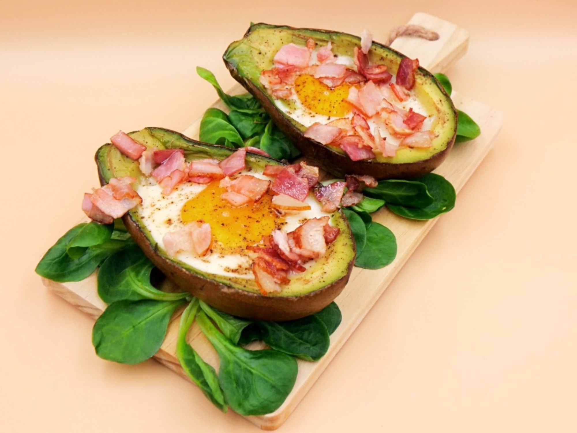 Baked egg in avocado with bacon recipe