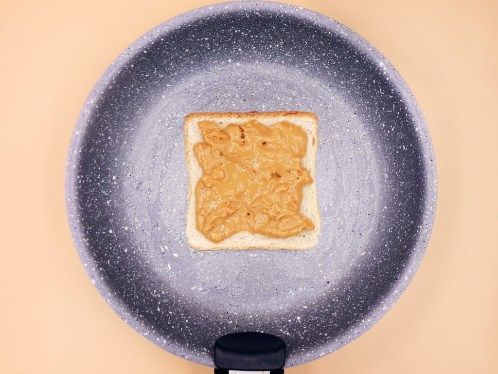 Pan-fried peanut butter toasts recipe