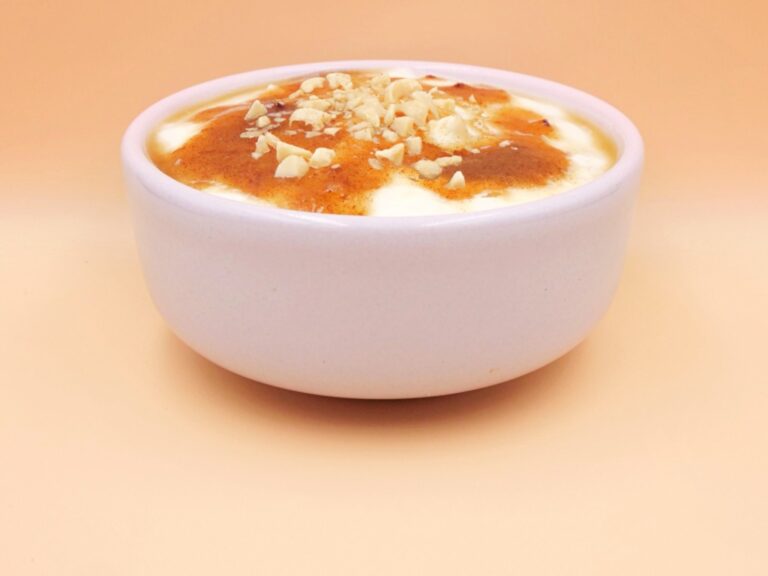 Banana yogurt with date sauce and peanuts recipe